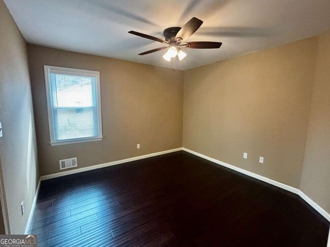 Building Photo - 125 Lantern Ridge Ct