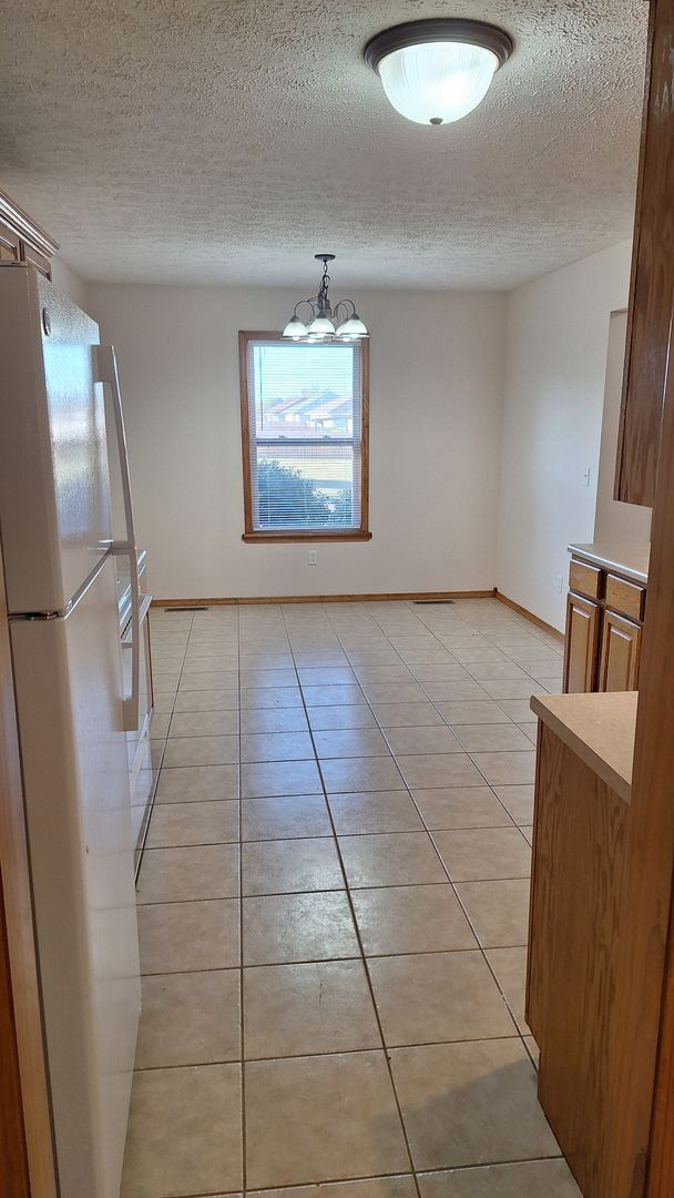 Building Photo - Make this Lovely 3 Bedroom your home for the New Year