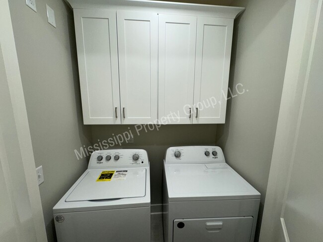 Building Photo - 3BD/3.5BA - New Construction @ The Reserve...