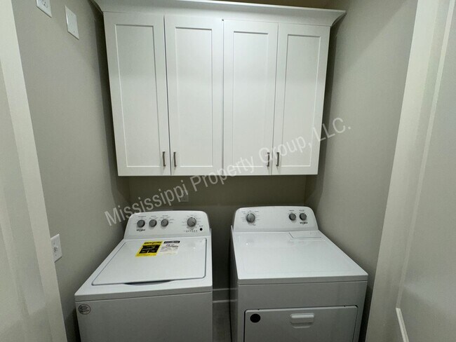 Building Photo - 3BR/3.5BA - New Construction @ The Reserve...