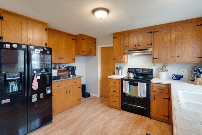 Building Photo - 12707 Leo Ln