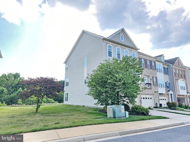 Primary Photo - 9609 Bothwell Ln