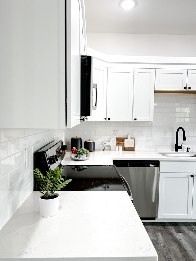 Building Photo - 126 Parris Bridge Rd