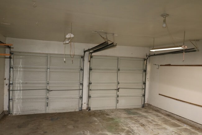 Building Photo - 5339 Lincoln Town Dr