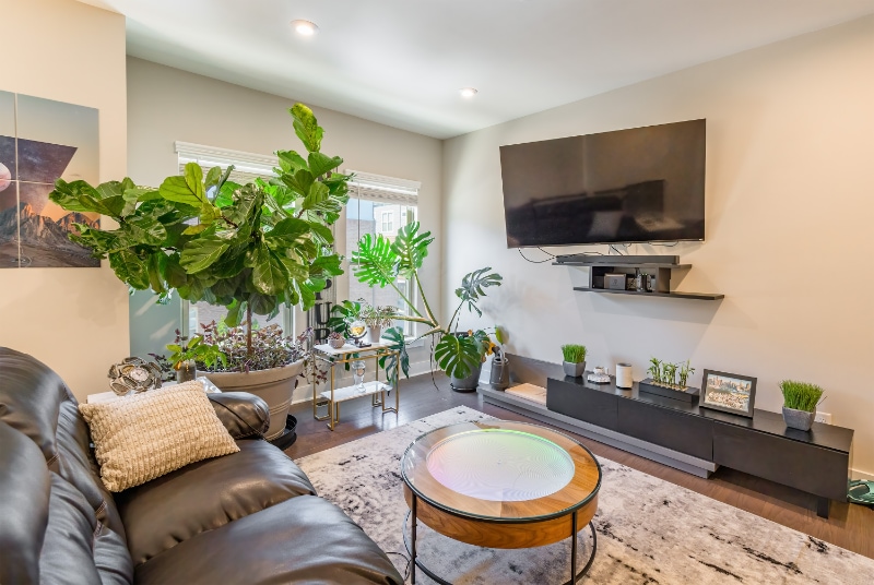 Building Photo - 15040 New Amsterdam Ln