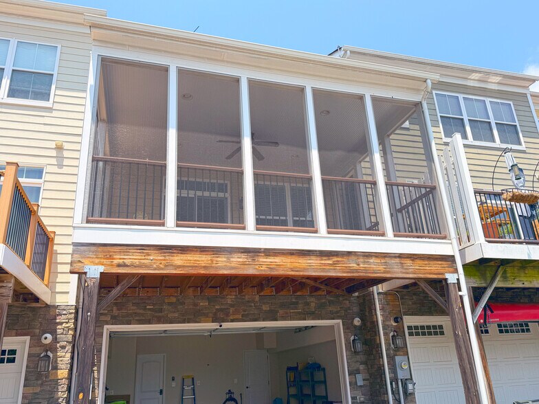 Screened Porch - 870 Belvedere Blvd