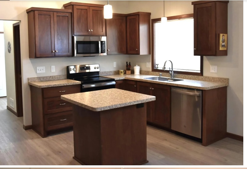 Building Photo - 725 Cherrywood Lane Northeast