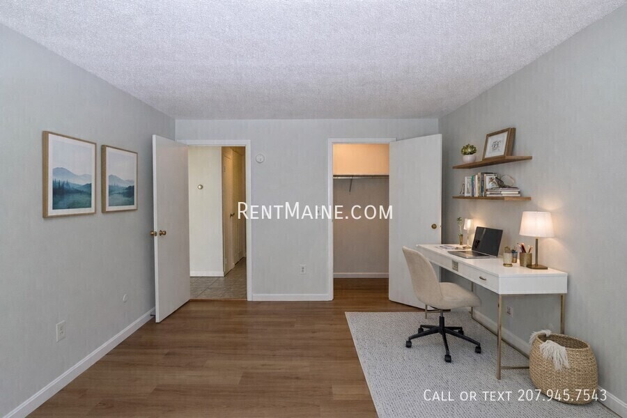 Building Photo - 10 Tall Pines Dr