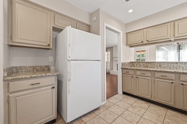 Building Photo - 22607 Fincastle Dr