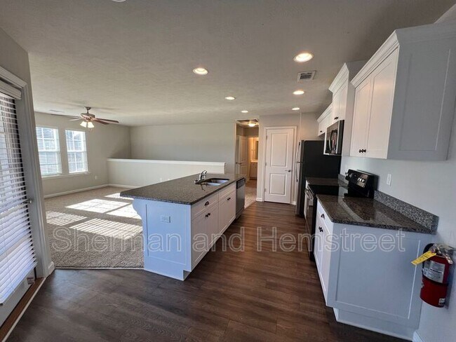 Building Photo - 647 Dobhill Ln