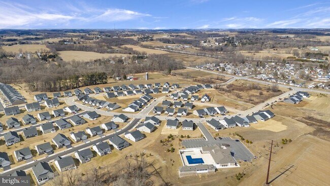 Building Photo - 143 Hood Farm Dr