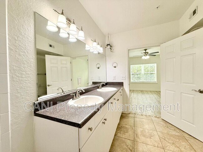 Building Photo - 202 E South St