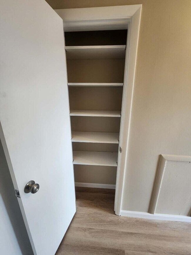 Building Photo - 1654 Abbott Rd