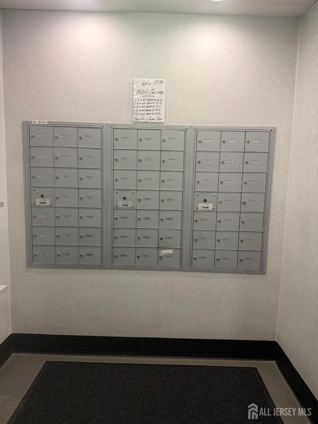 Building Photo - 123 S Adelaide Ave