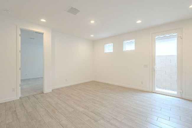 Building Photo - 3362 E Hayfield Wy