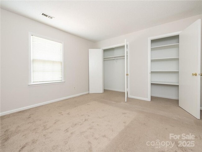 Building Photo - 2 Bedroom Townhome available for rent in Charlotte NC