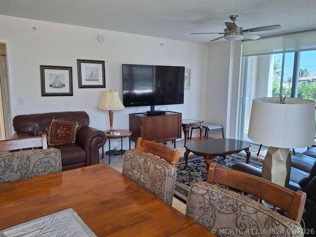 Building Photo - 3606 S Ocean Blvd
