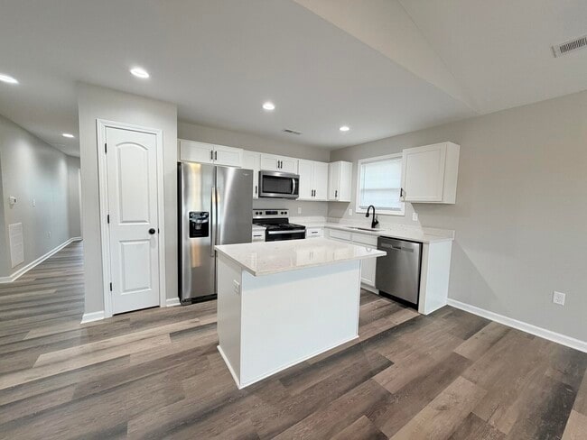 Building Photo - 7020 Caravan Dr