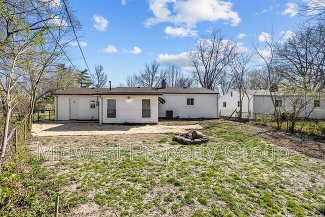 Building Photo - 1421 Vero Dr