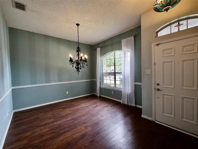 Building Photo - 4502 Highlands Dr