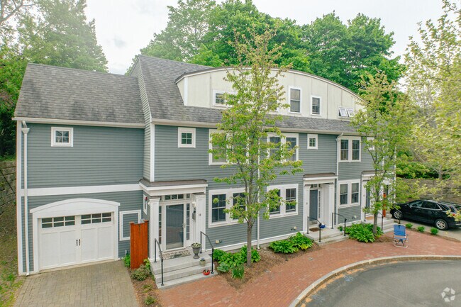 Building Photo - Foundry Square Condominiums