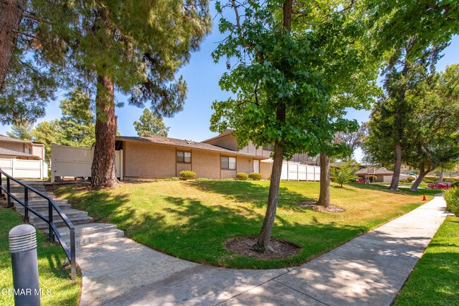 Building Photo - 28763 Conejo View Dr