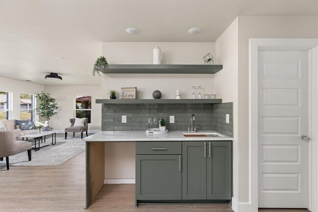 Building Photo - 10101 Woodhaven Dr