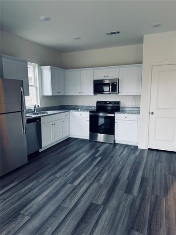 Building Photo - 12733 Big Rnch Rd