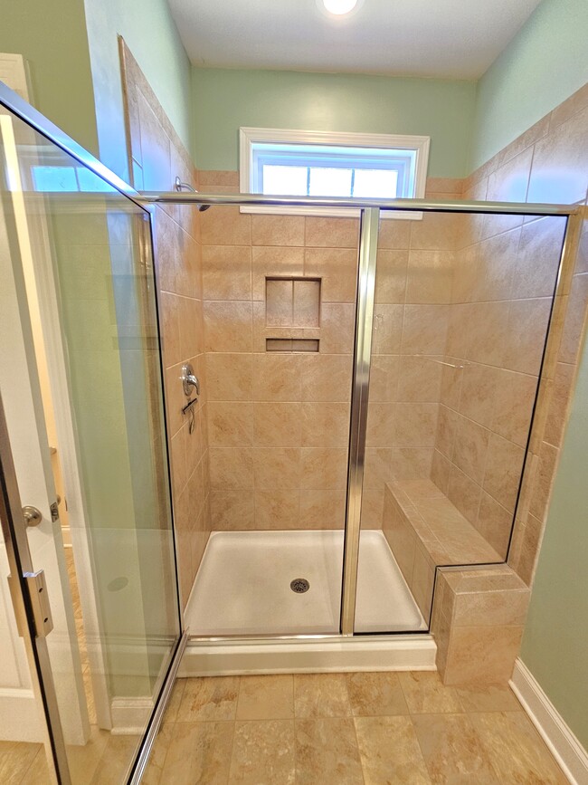 Building Photo - 558 Castleby Dr