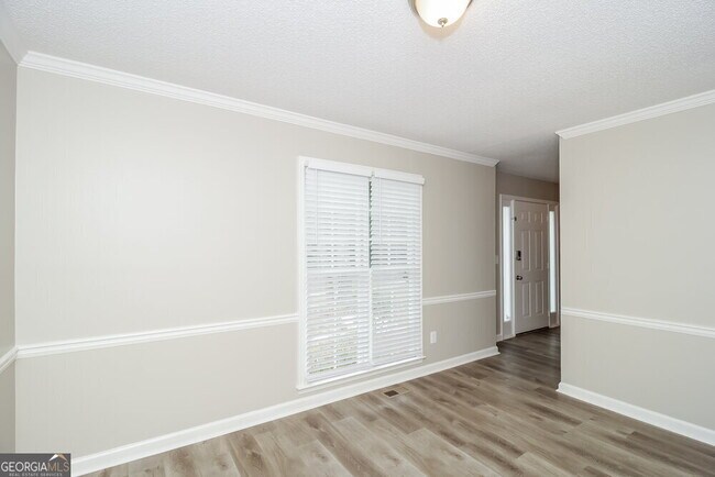 Building Photo - 3330 Dogwood Dr