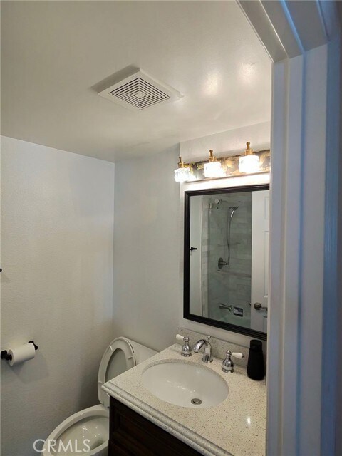 Building Photo - 427 Thompson Ave