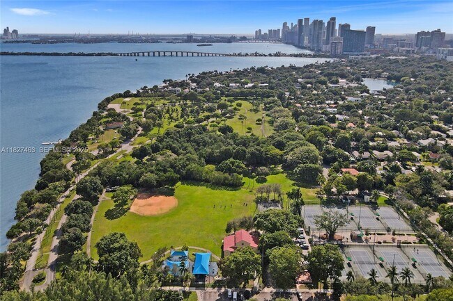 Building Photo - 669 NE 60th St