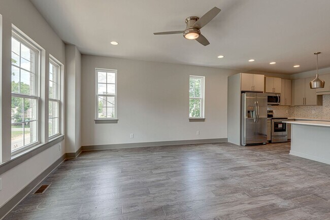 Building Photo - West Nashville Townhome