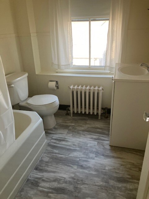 Building Photo - 4 Saunders St