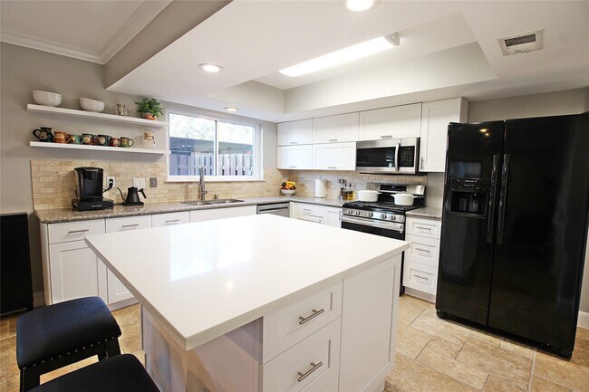 Building Photo - 10386 Hammerly Blvd