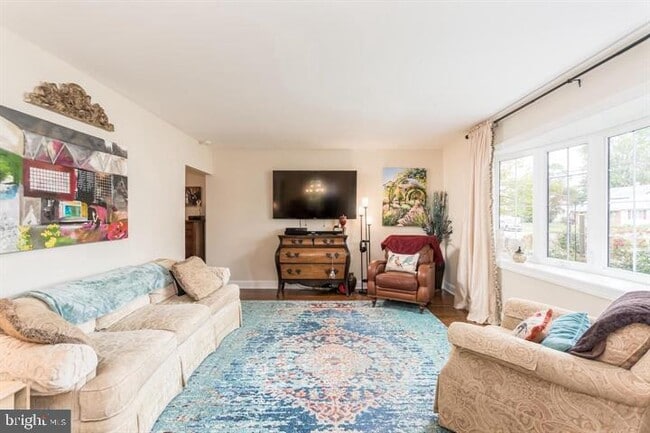 Building Photo - 523 Wayne Ave