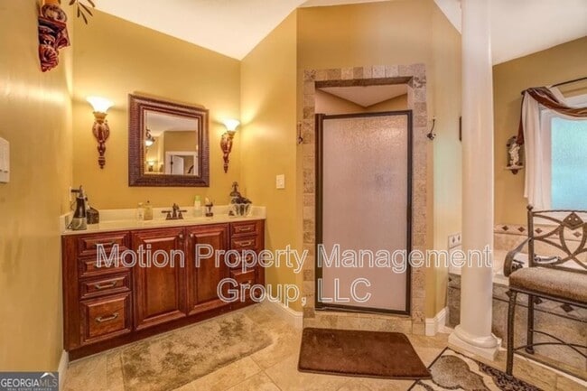 Building Photo - 682 E Mourning Dove Ct