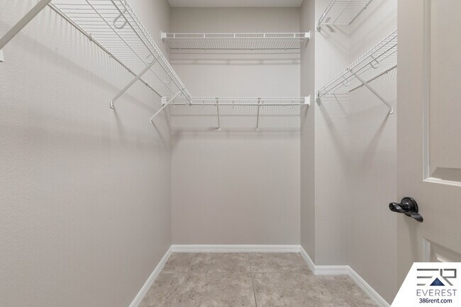 Building Photo - 60 Brigadoon Ln