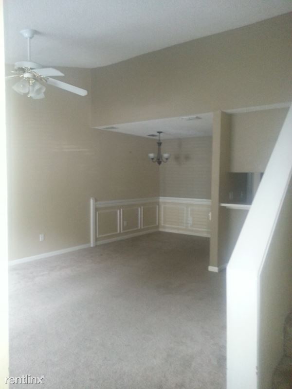 Building Photo - 3 br, 2 bath Townhome - 2396 Tina Dr