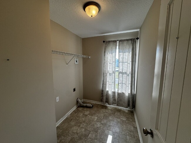 Building Photo - Home for Rent
