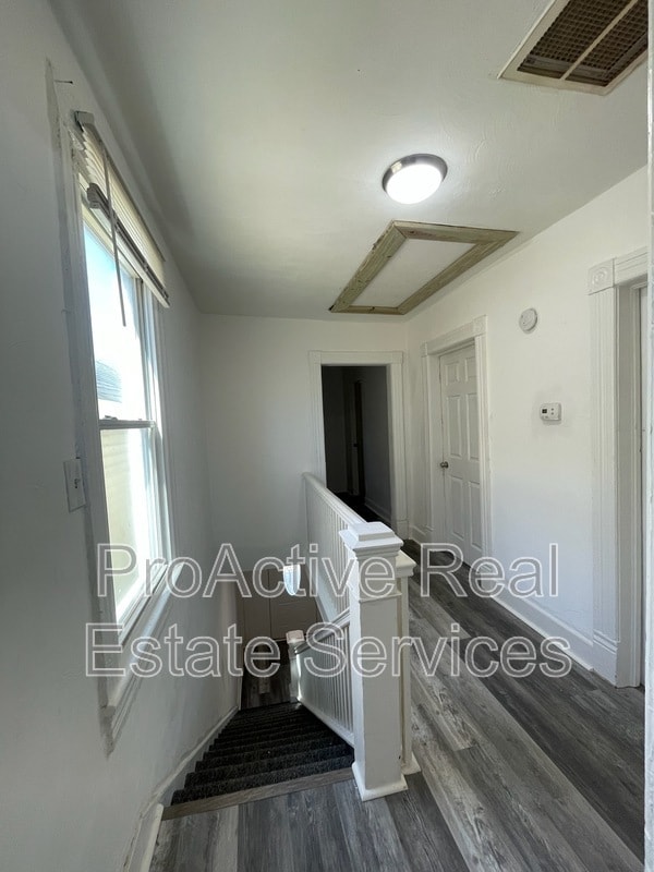 Building Photo - 815 W 34th St