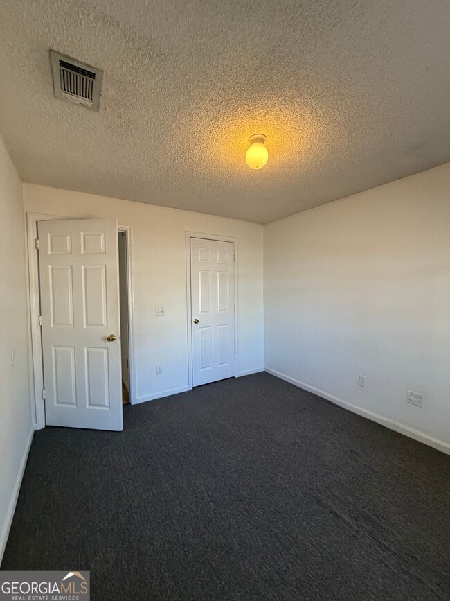 Building Photo - 303 Madison Ave