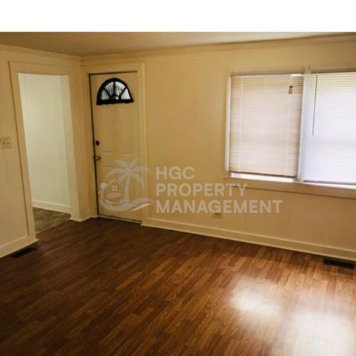 Building Photo - 112 S New St