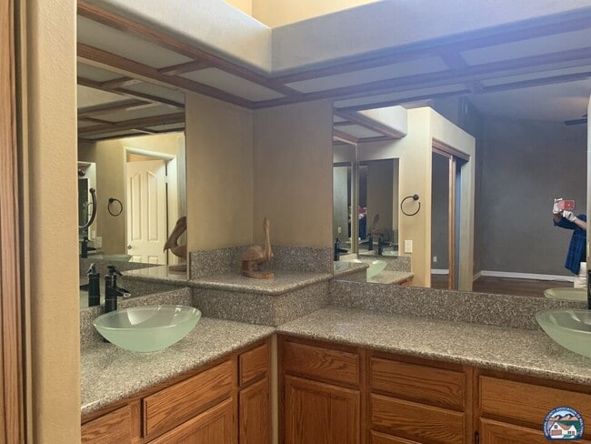 Building Photo - 587 Wild Rose Ln