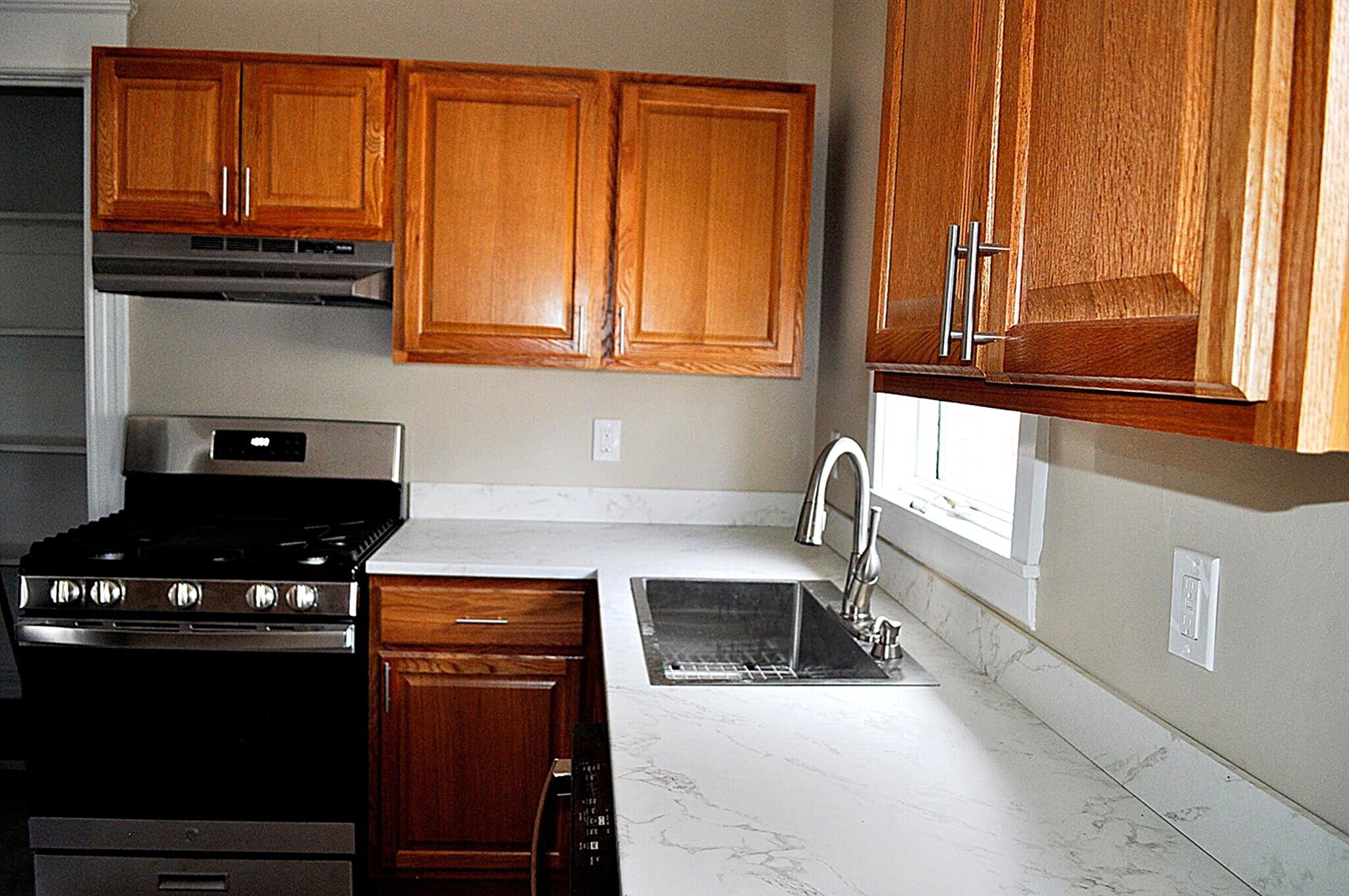 Kitchen - 44 N Pine Ave