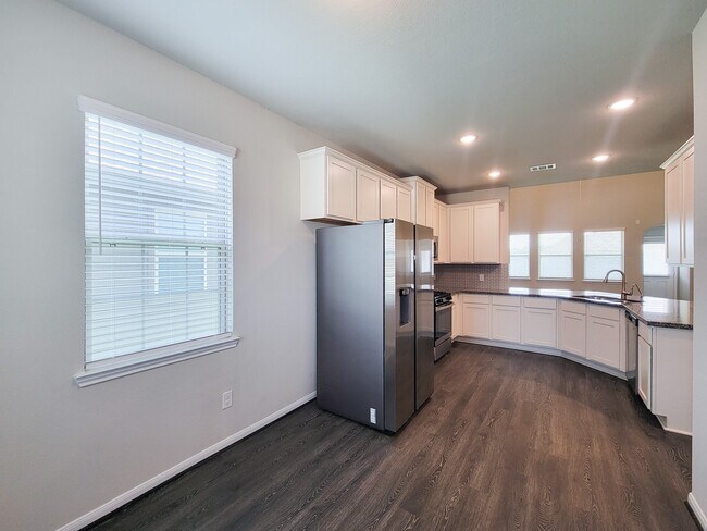 Building Photo - 10423 Astor Pt Trl