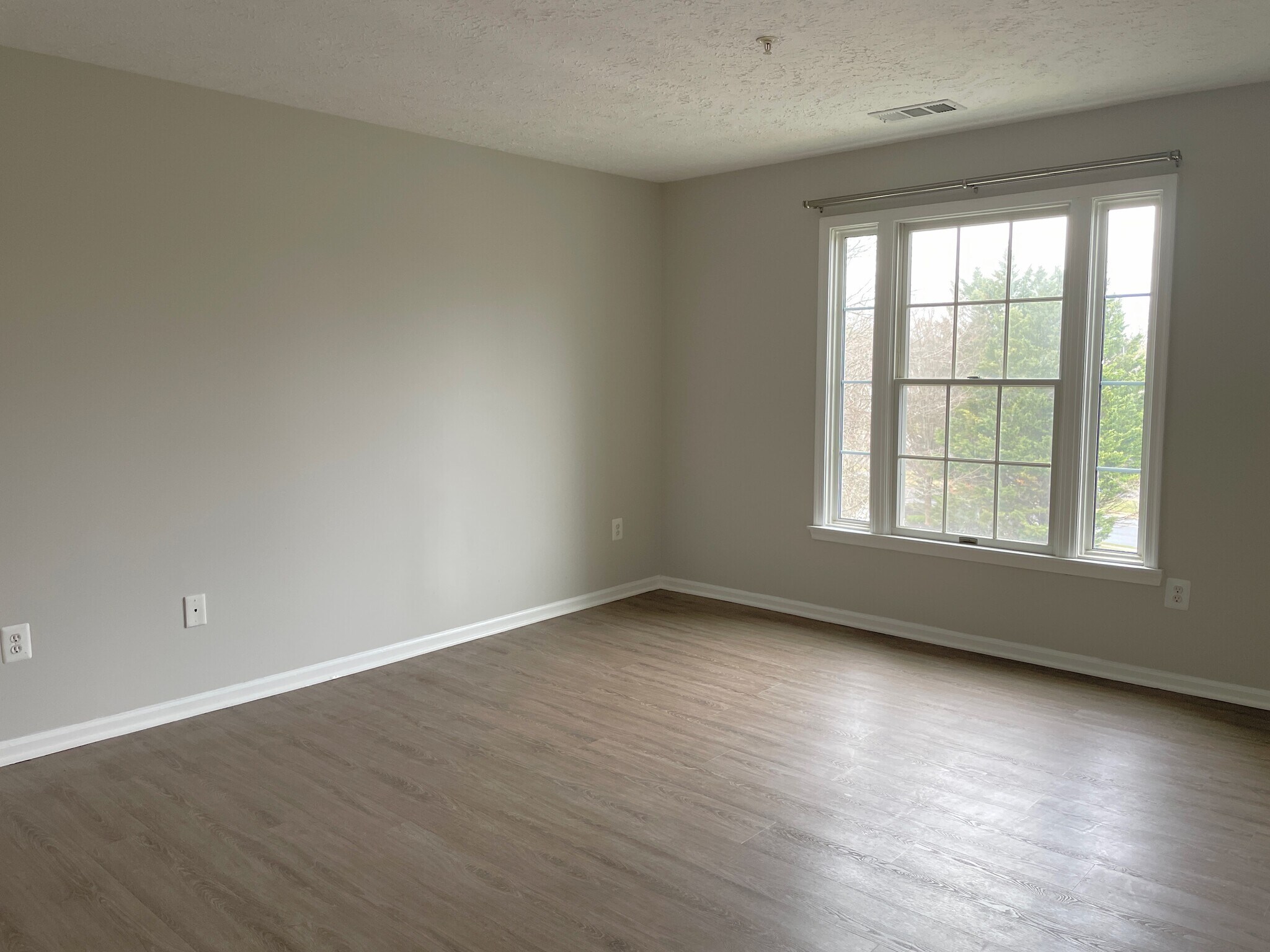 Building Photo - 13107 Briarcliff Ter