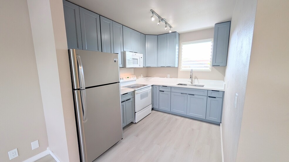 Updated Kitchen - 68-052 Akule St