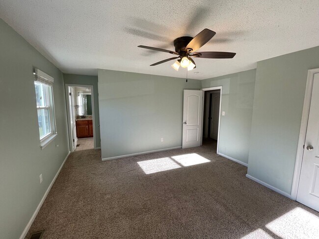 Building Photo - Virginia Beach Gem – 3 Bed, 2.5 Bath with Fenced Yard & Modern Upgrades