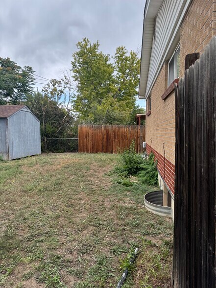 Building Photo - 10831 Blue Jay Ln